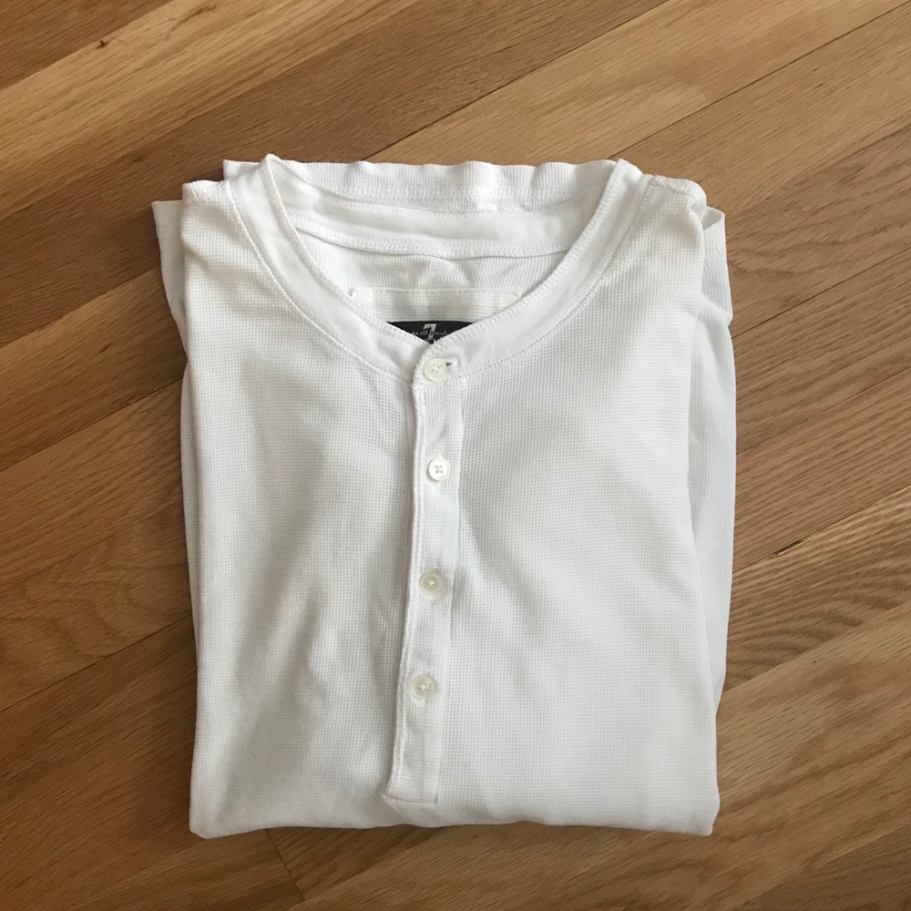 7 for Mankind Men’s Henley. Off-white, Size M